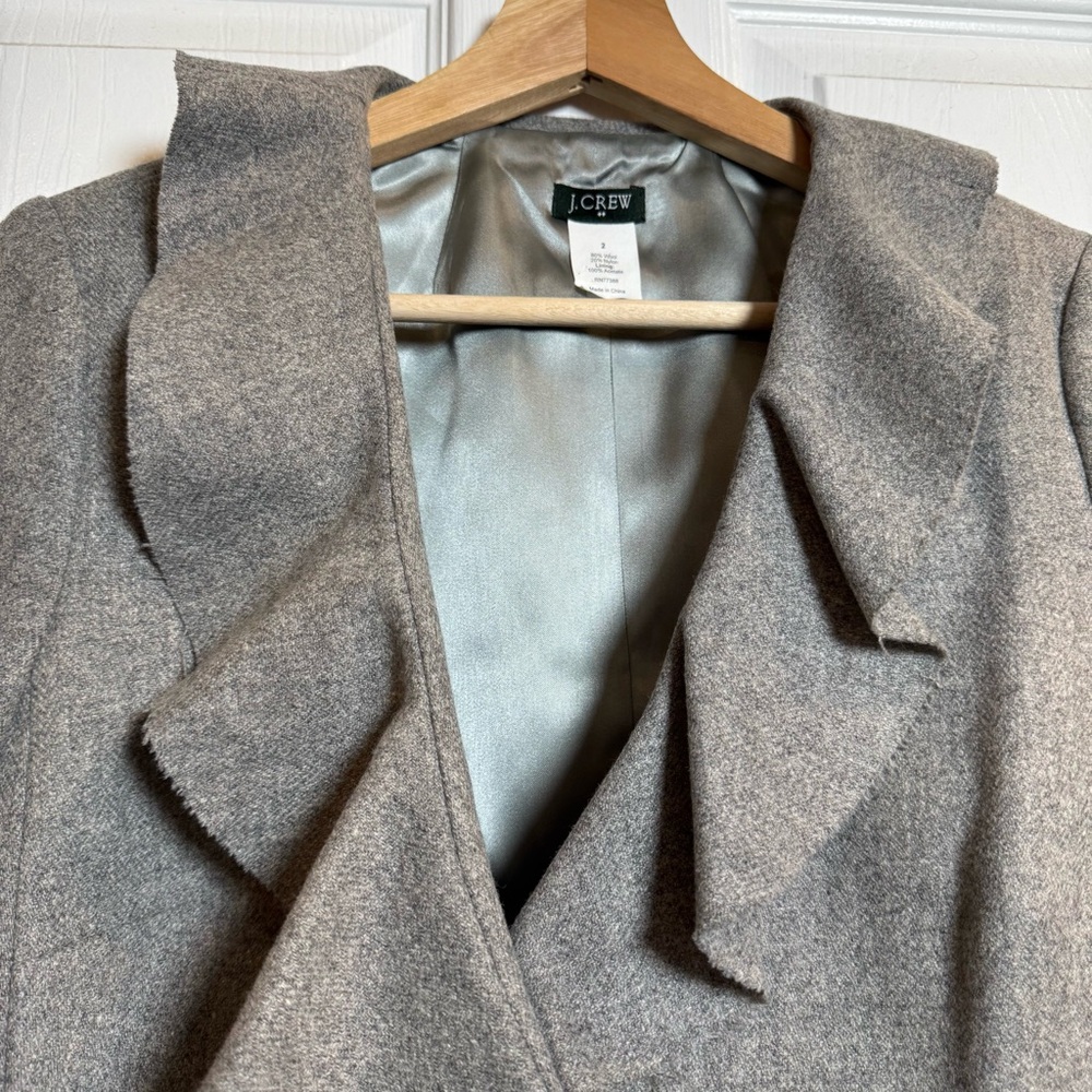 J.Crew Classic Gray Wool Ruffle Front Blazer Raw Edge Peplum Jacket Size 2 - Picture 2 of 10
